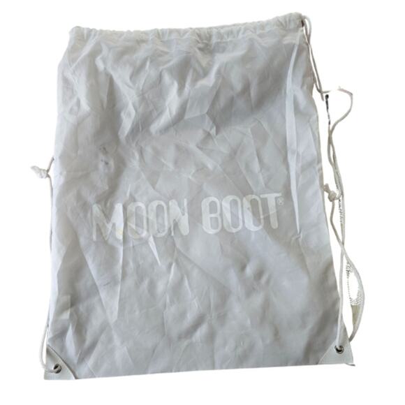 MOON BOOT Icon Nylon in Black & White – EUC Size Small / Medium (35 -38) - Picture 5 of 9